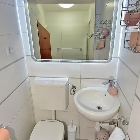 Gerber Krk Gazde/Camere de închiriat